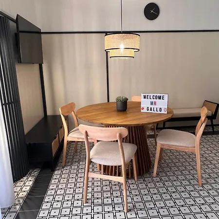 Domus Maria Vittoria * Napoli